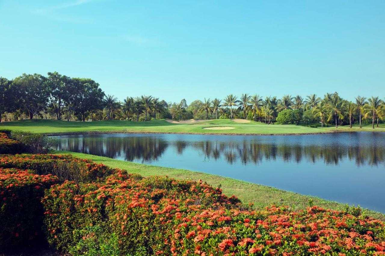 Sofitel Angkor Phokeethra Golf & Spa Resort Siem Reap Exterior foto